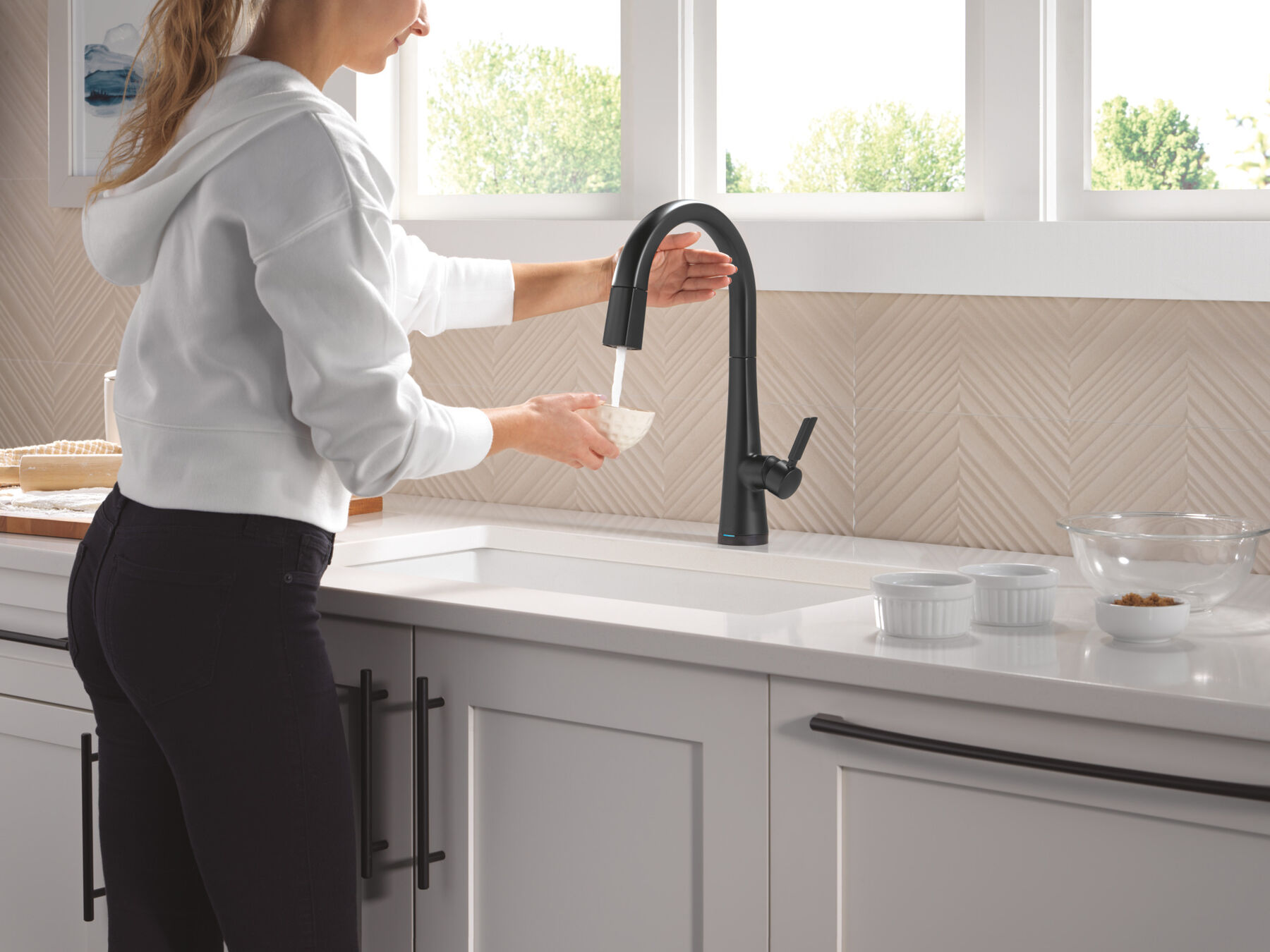 Touch<sub>2</sub>O&reg; Technology Kitchen Faucet with Touchless Technology